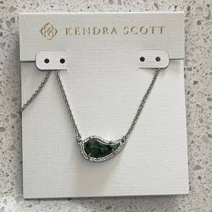 Kendra Scott necklace